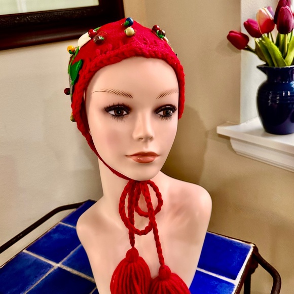 Vintage 40s Woman’s Red Wool HandmadeTyrolean Style Snow Bonnet / Winter Hat - Picture 3 of 15